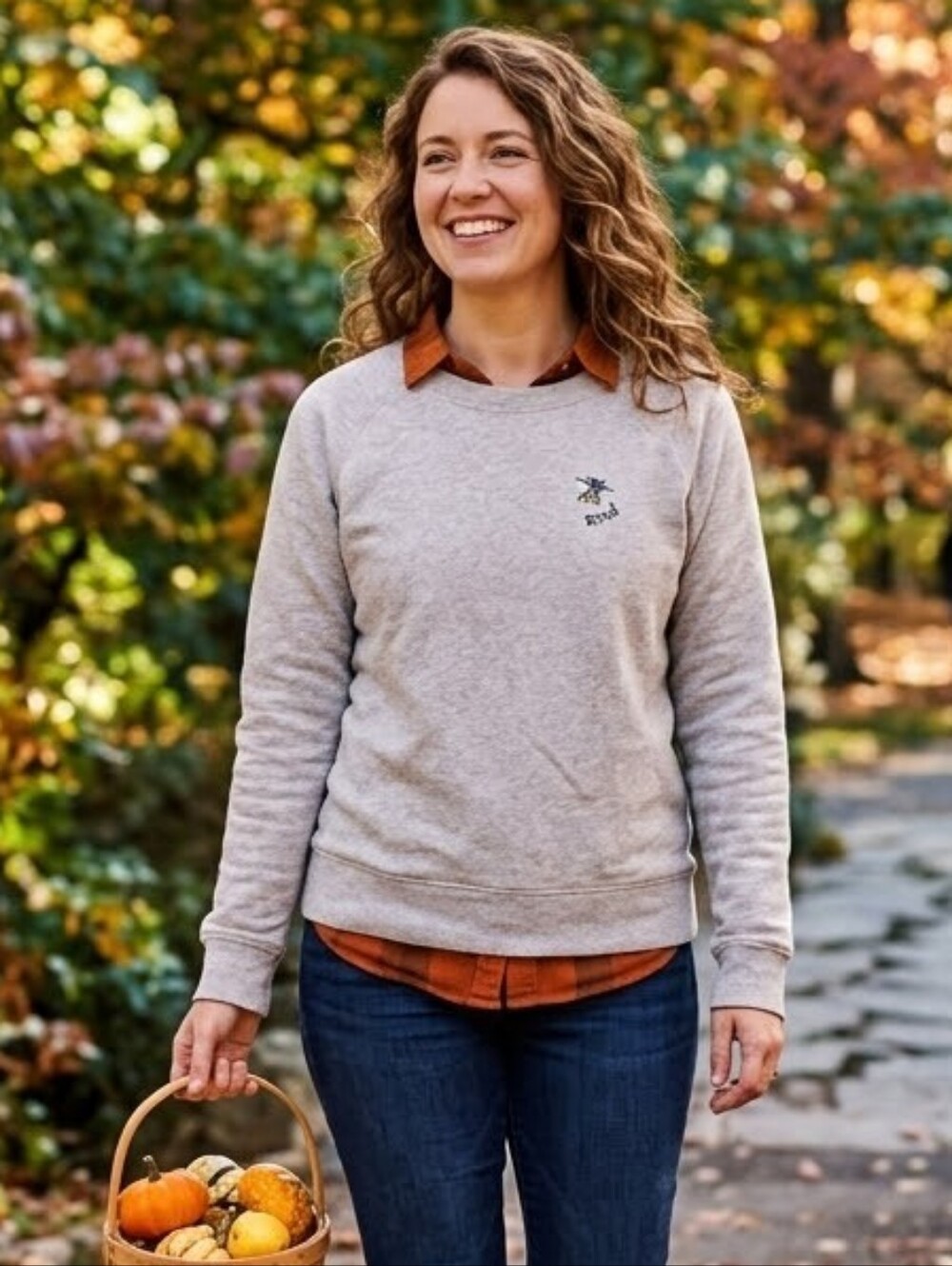 🐝 Kind Embroidered Crewneck Sweatshirt 🩶